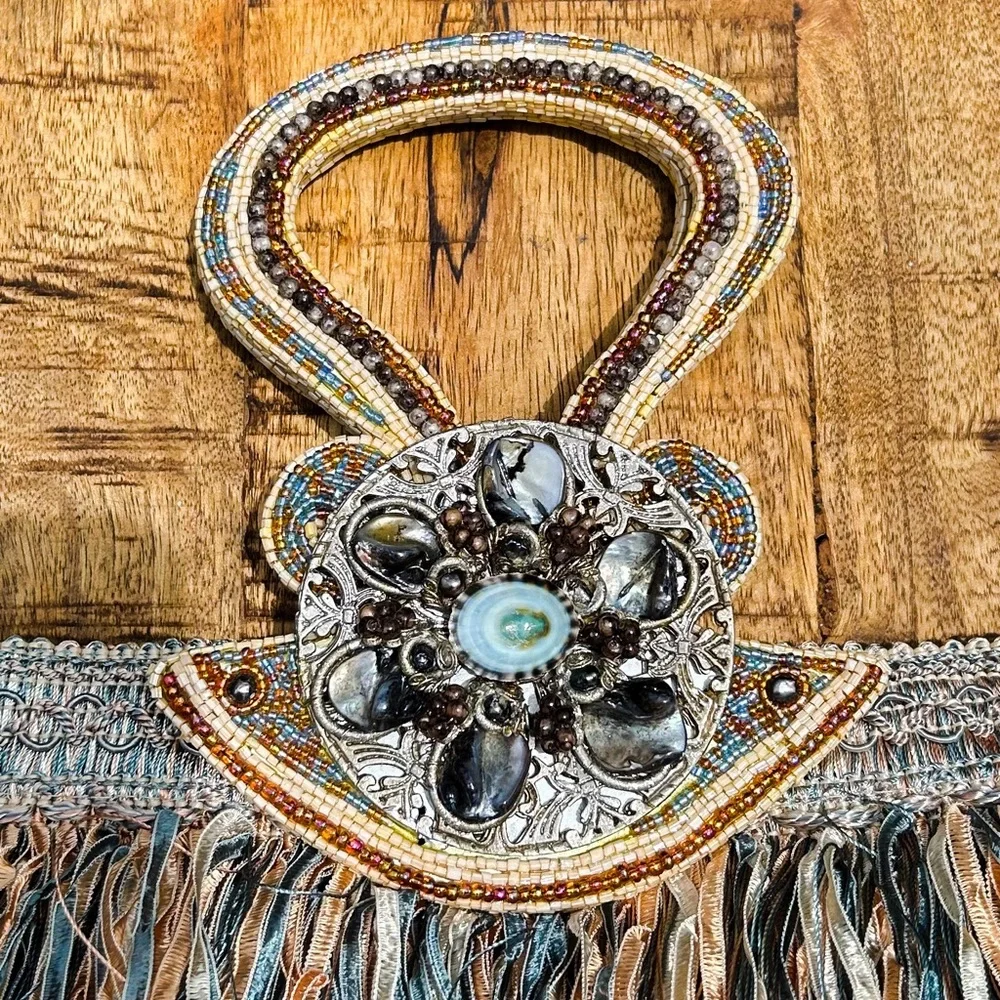 🩵 Mary Frances embellished evening bag. Luxe with beading, shells & silk fringe - Picture 10 of 10